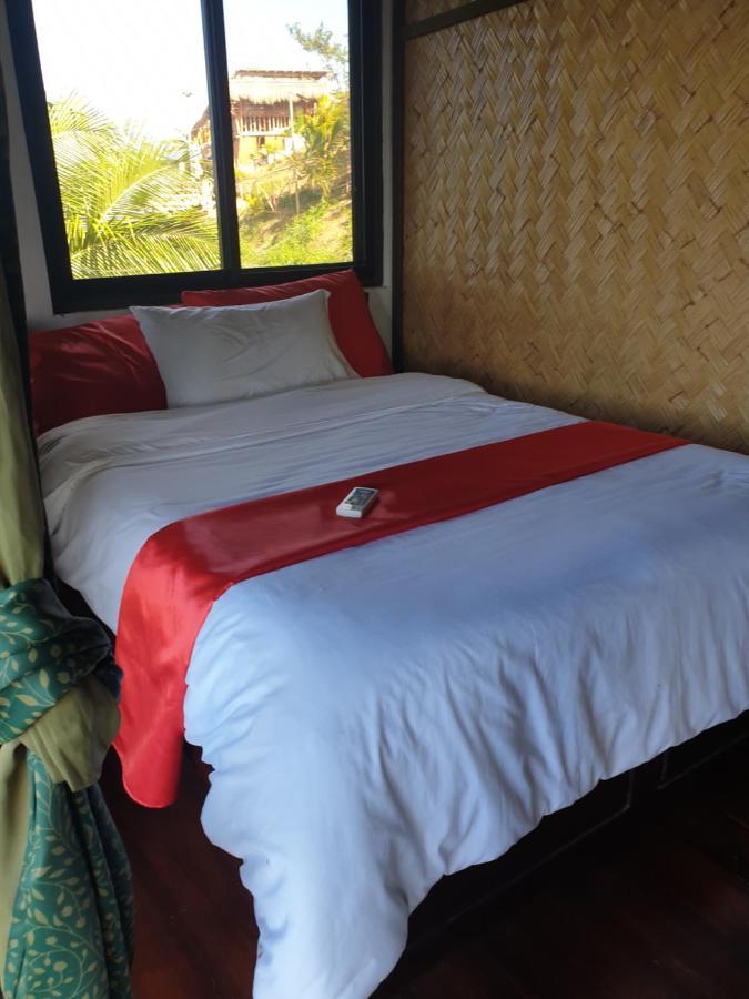 Miley Lodging Restobar New Busuanga Екстер'єр фото