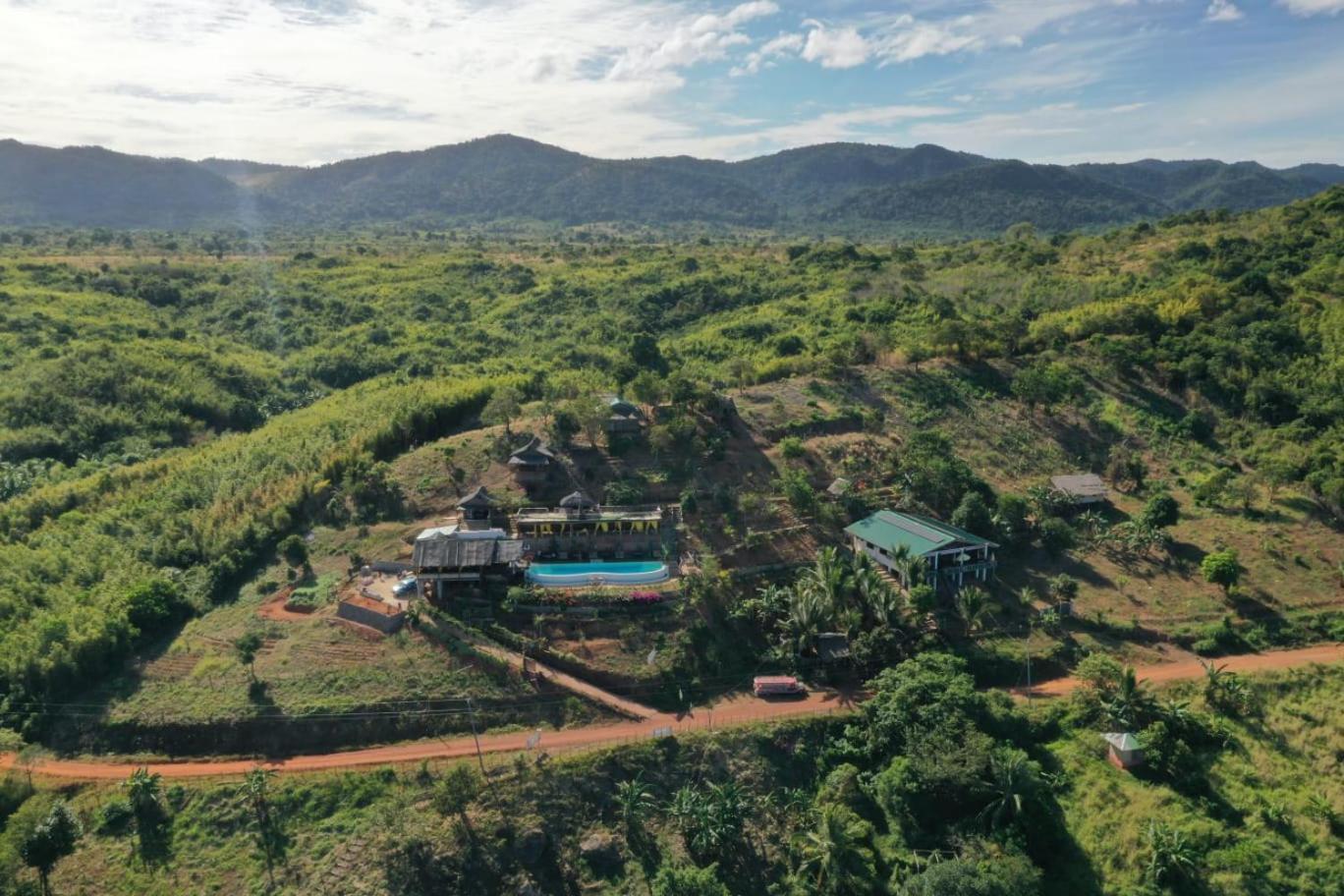 Miley Lodging Restobar New Busuanga Екстер'єр фото